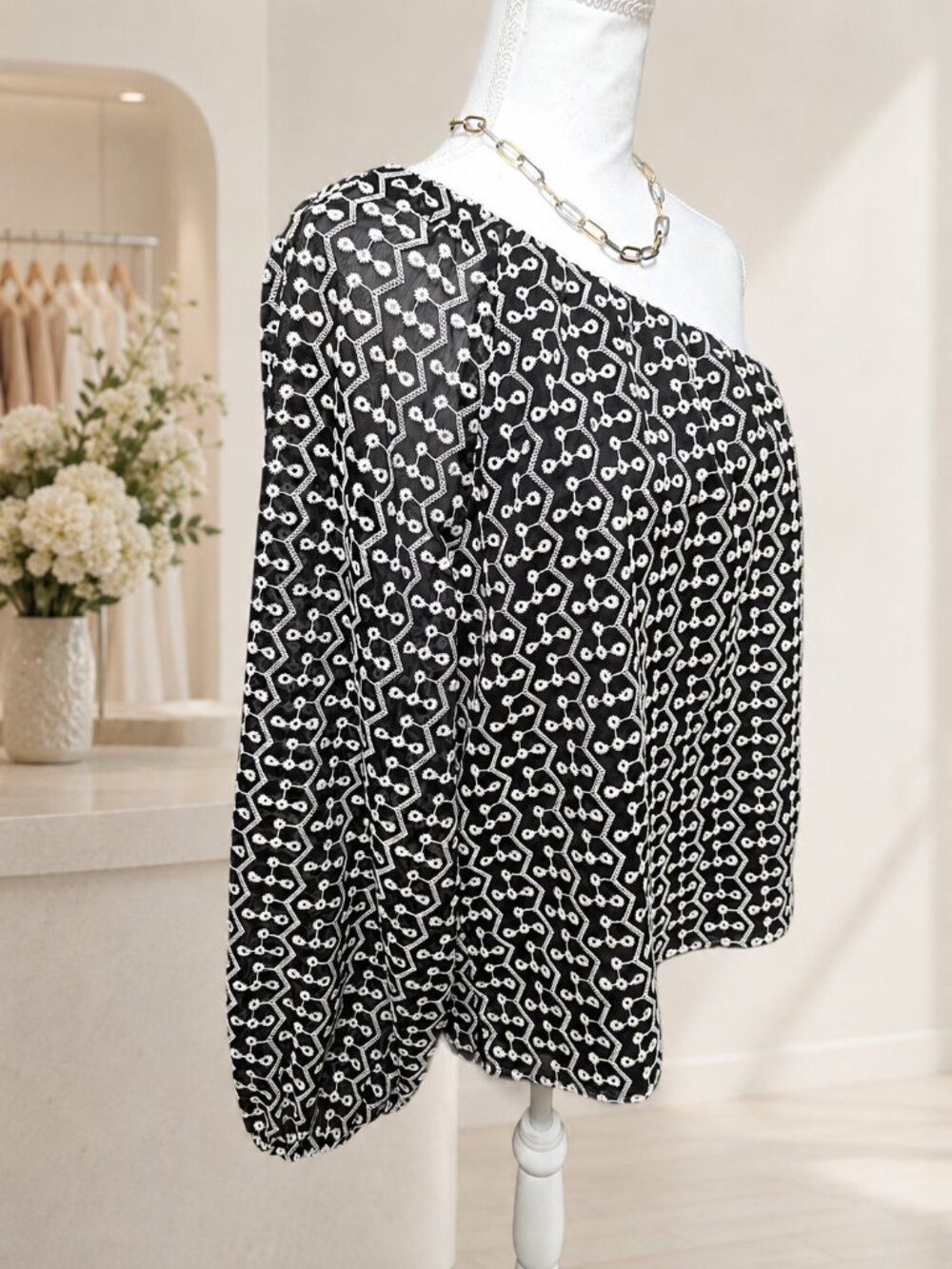 WHBM One Shoulder Embroidered Blouse Black White Size M NWOT - Picture 3 of 9